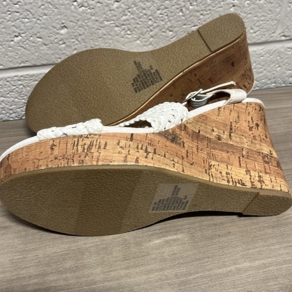 SO Taffy Crocheted white canvas sandal wedges size‎ 9 - Picture 5 of 6